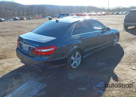 2011 Mercedes-Benz E 350 4Matic z USA, uszkodzony, nr VIN WDDHF8HB9BA344161